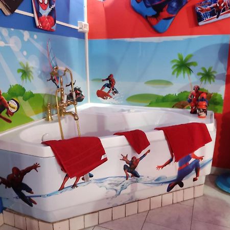 Spiderman House Hotel คาตาเนีย ภายนอก รูปภาพ