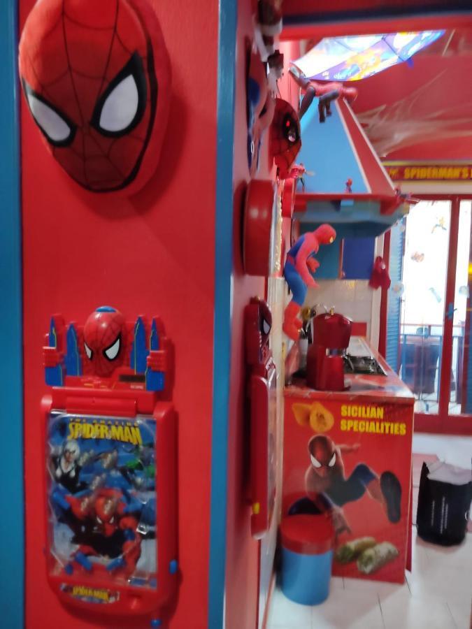 Spiderman House Hotel คาตาเนีย ภายนอก รูปภาพ